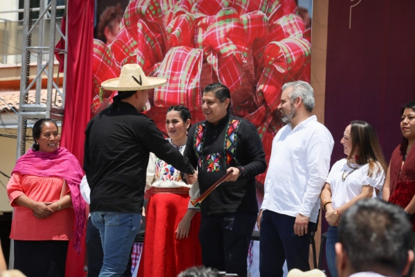 Artesanos proyectan a Uruapan a nivel internacional: Nacho Campos 