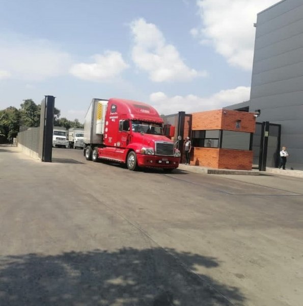 SSP custodia traslado terrestre de aguacate, en Uruapan