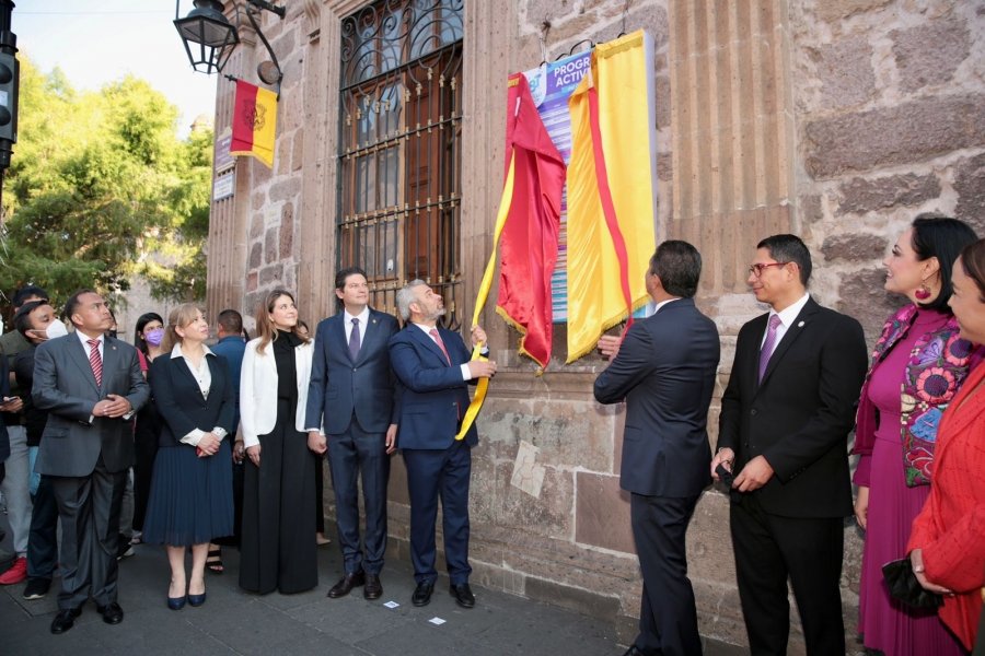 Participa Bedolla en colocación de Bando Solemne por 481 aniversario de Morelia