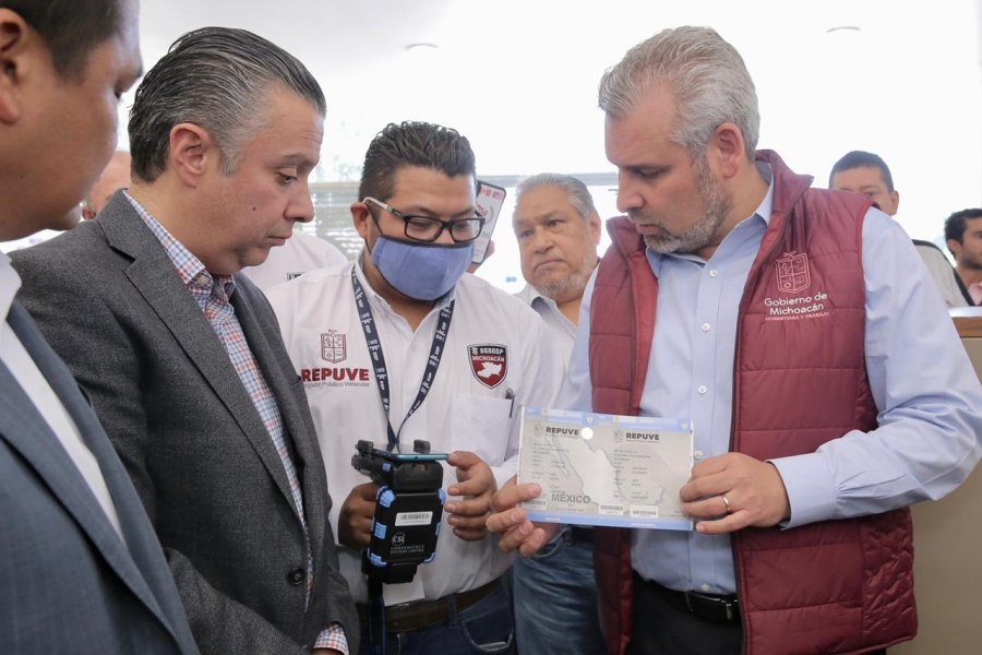 Arranca Bedolla regularización de vehículos de procedencia extranjera en Michoacán