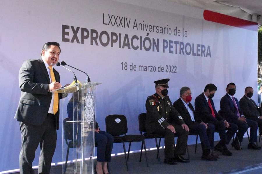 Conmemoran LXXXIV aniversario de la expropiación petrolera