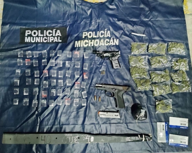 Resultado del Blindaje Zamora, SSP y Policía Municipal aseguran a 4 en posesión de armas de fuego y 68 envoltorios de droga