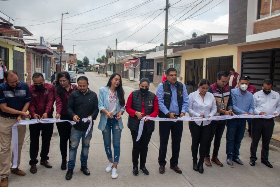 Entrega Gobierno del Bien obras en Santa Bárbara y Quirindavara