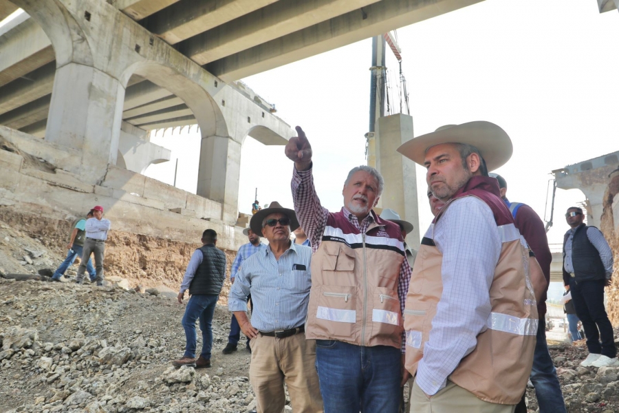 Supervisa Bedolla construcción del Distribuidor Vial salida a Mil Cumbres y pide acelerar la obra