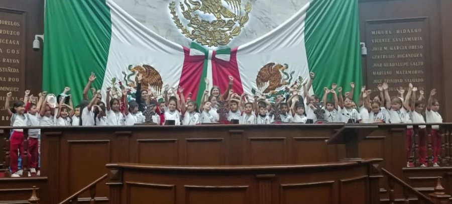 Mayela Salas promueve legado histórico del Congreso