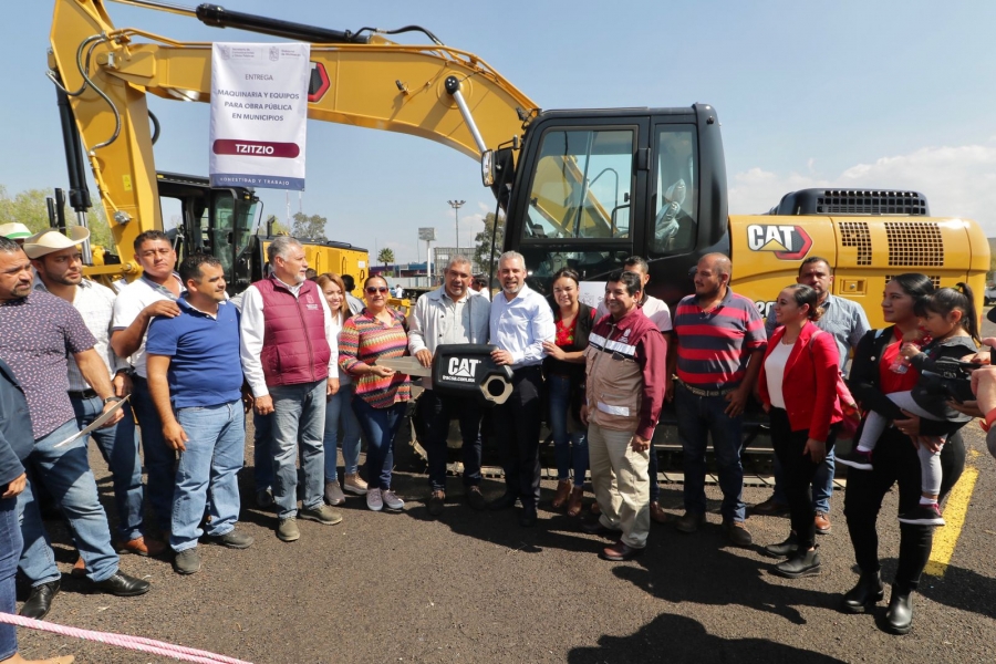 En Morelia, concluye entrega de maquinaria para municipios; 328 mdp invertidos: Bedolla