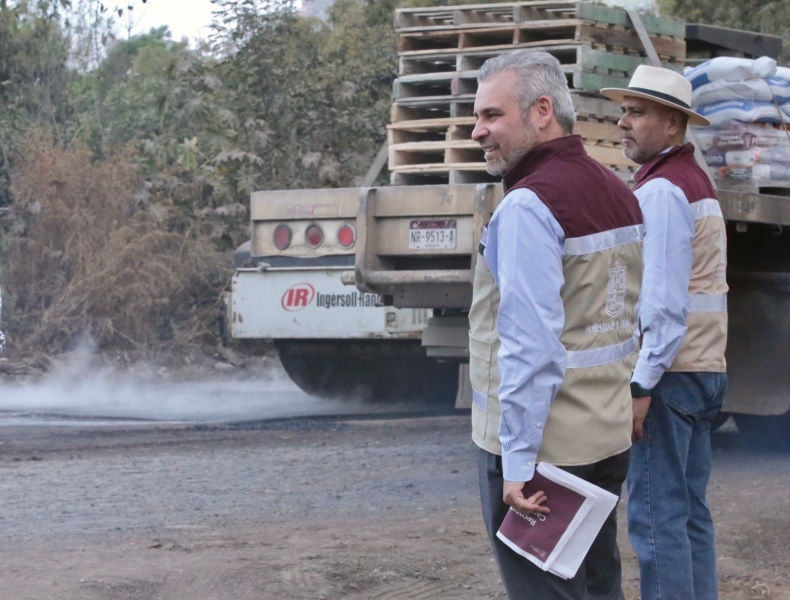Bedolla supervisa avances en rehabilitación de carreteras en las regiones Ciénega y Bajío