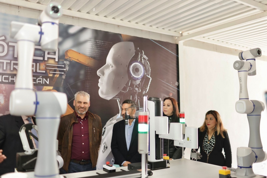 Cecytem cuenta con tecnología de robótica más completa a nivel nacional: Bedolla