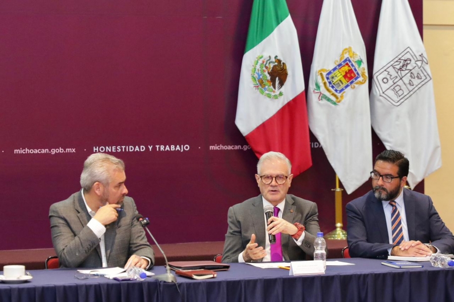 Gobierno de Michoacán y sector agroexportador buscan formalizar a trabajadores agrícolas