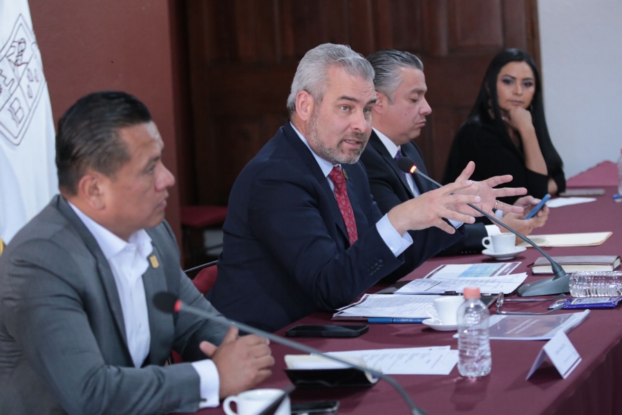 Presenta Bedolla programas de inversión y apoyo para municipios del PRD