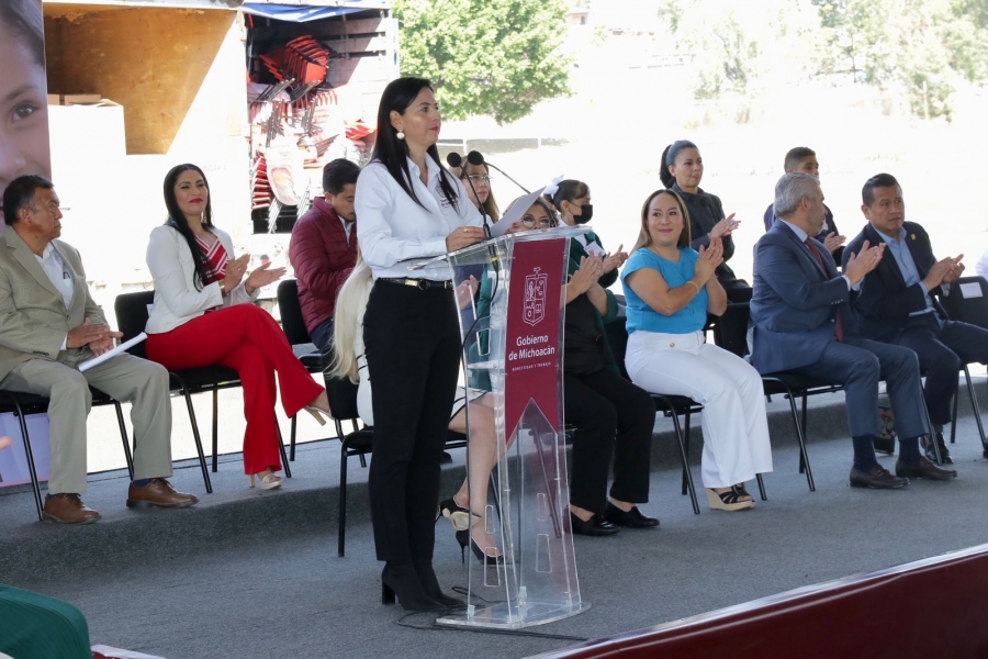 Anuncia Bedolla inversión histórica de 242 mdp para escuelas michoacanas