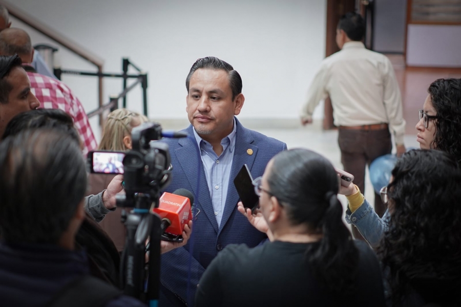 Legislativo no debe resistirse al reconocimiento de los diversos tipos de familias: Víctor Manríquez