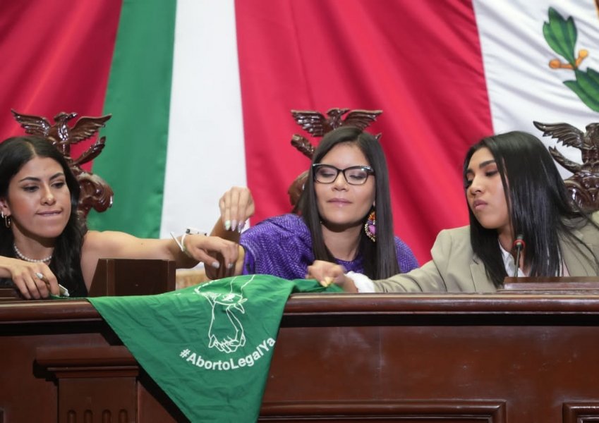 Celebra Seimujer postura del dirigente estatal de MC a favor del aborto legal