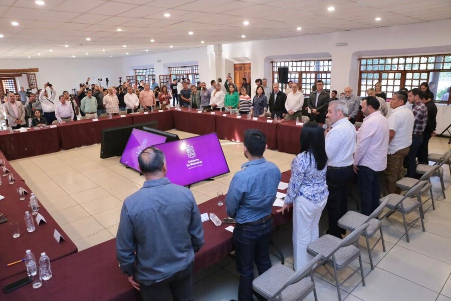 Instala Bedolla Comité de Participación Ciudadana para mejorar el mercado de Pátzcuaro