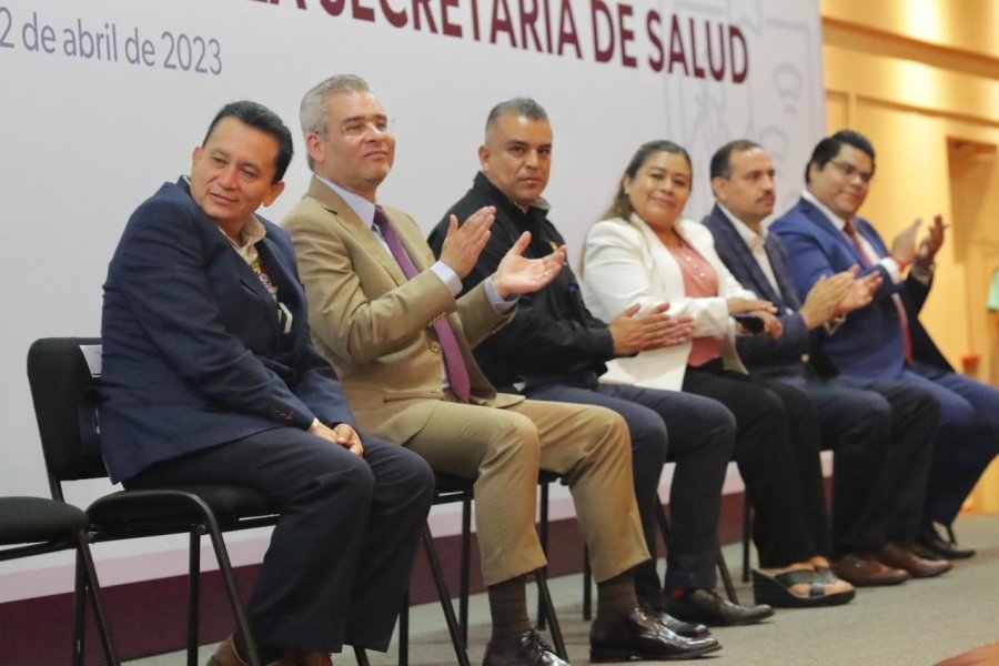 Reconoce Bedolla labor solidaria y humanitaria de trabajadores del sector salud