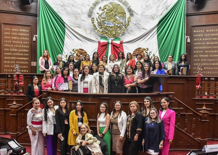 Voces de mujeres cimbran el Congreso del Estado; luchan por un mejor Michoacán﻿