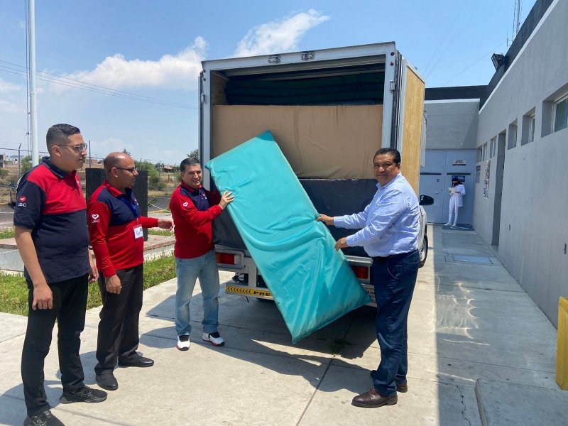 Recibe penal de Maravatío donación de Iglesia Universal