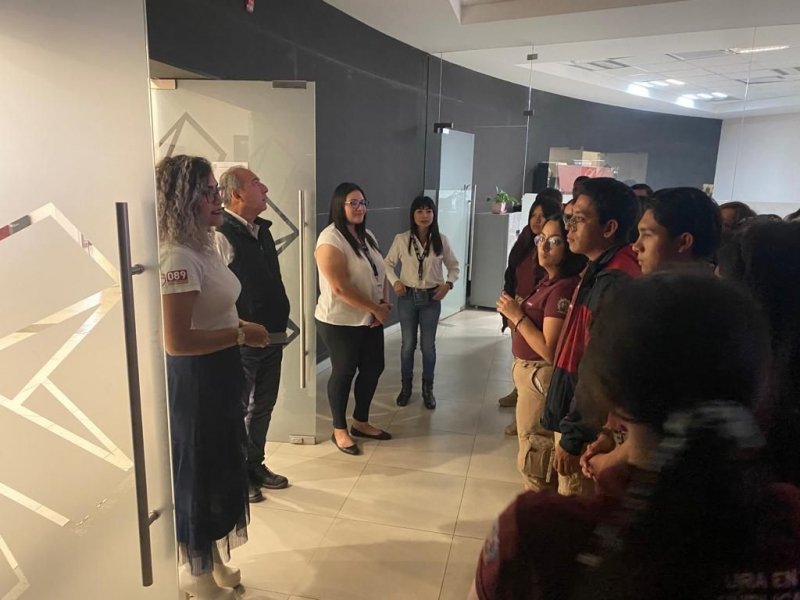 En el C5i, Policía Cibernética de la SSP brinda visita guiada a alumnos de la UMSNH