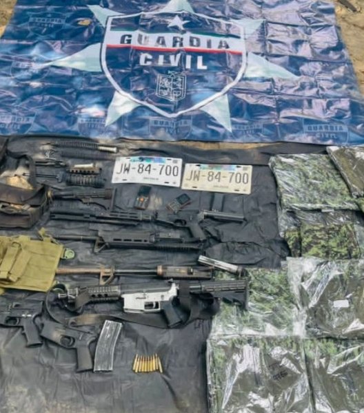 Tras ataque, SSP asegura a 9 personas, vehículos, arma de fuego y equipo táctico; en Uruapan