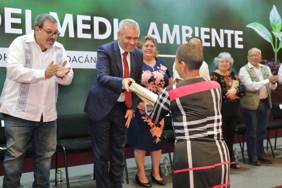 Oprime Bedolla botón para iniciar el monitoreo satelital de zonas forestales