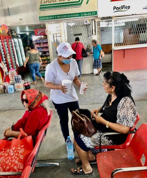 Por ola de calor, SSM implemente brigadas de hidratación en Huetamo y Apatzingán