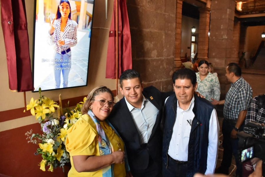 Tiene 75 Legislatura pantalla de información en formato con Lengua de Señas