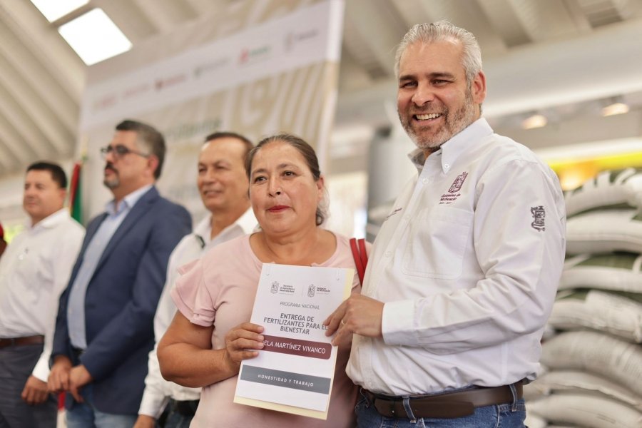 Con éxito concluye entrega de fertilizantes gratuitos a productores de Michoacán