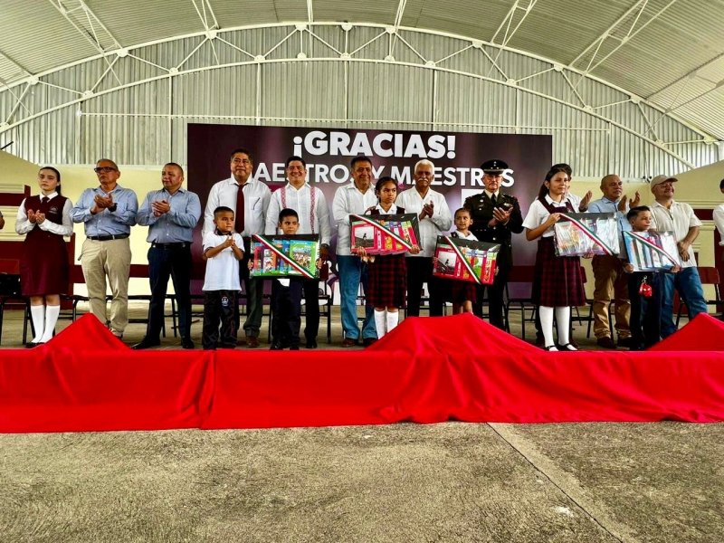 Regresan a clases más de 22 mil estudiantes en Apatzingán