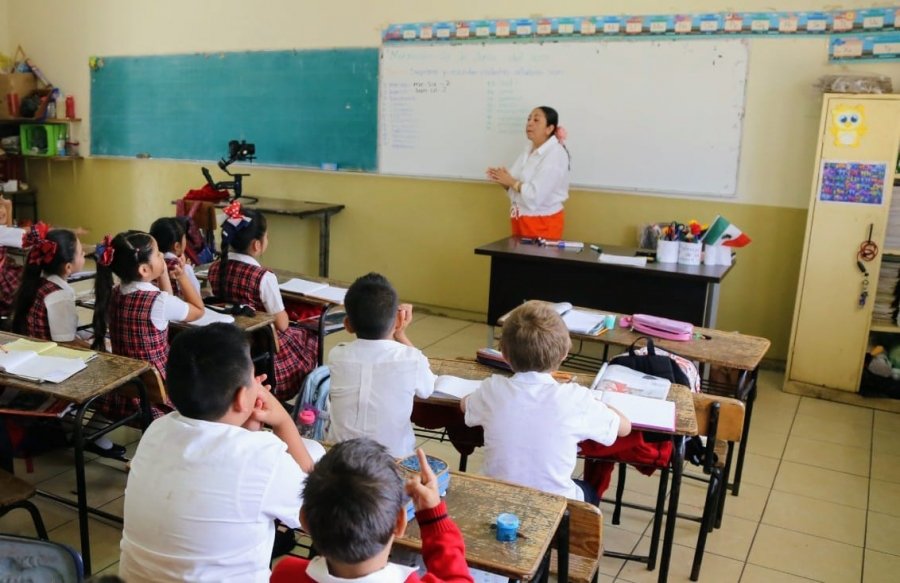 SEE ha enviado más de 3 mil docentes a escuelas que los requieren