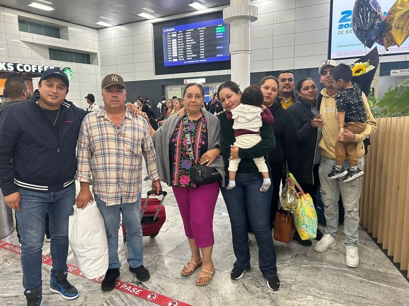 La madrugada de este sábado se reencontraron con sus familiares en el Aeropuerto Internacional de Guadalajara.