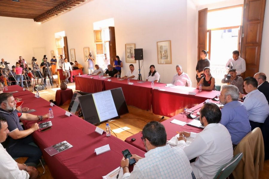 Recibe Ramírez Bedolla a nuevas autoridades indígenas de Zacán