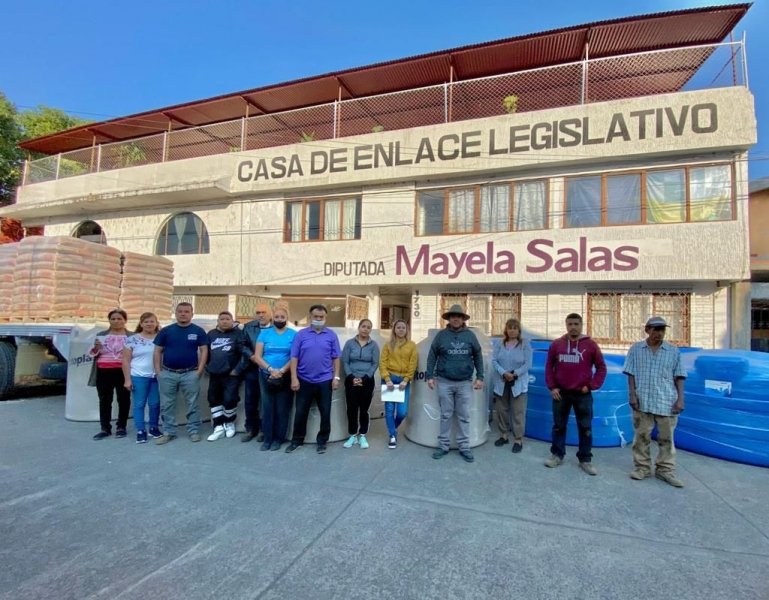 Mayela Salas continúa apoyando a familias uruapenses con materiales a bajo costo