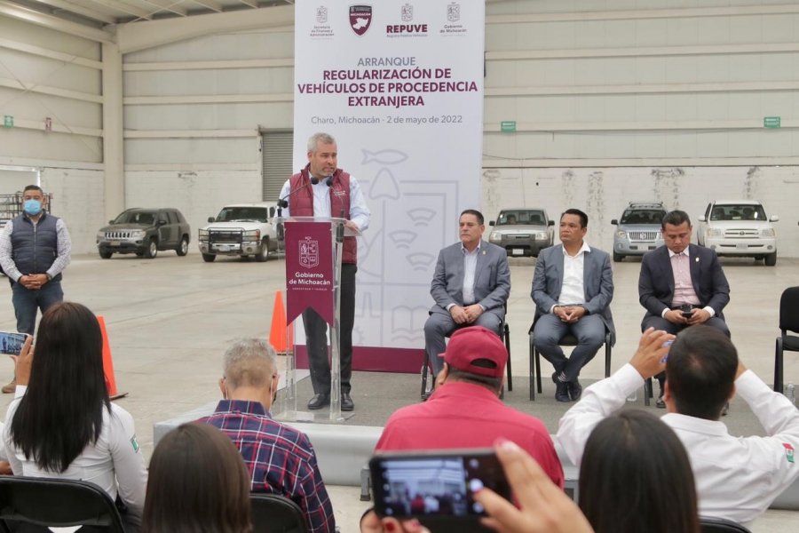 Arranca Bedolla regularización de vehículos de procedencia extranjera en Michoacán