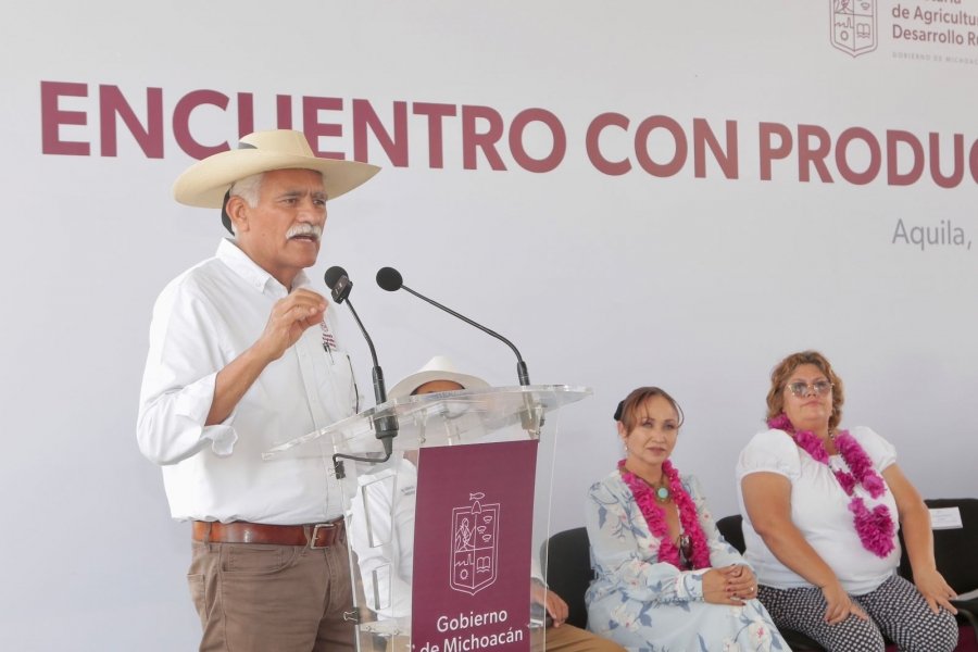 Entregan sementales para fortalecer al sector ganadero