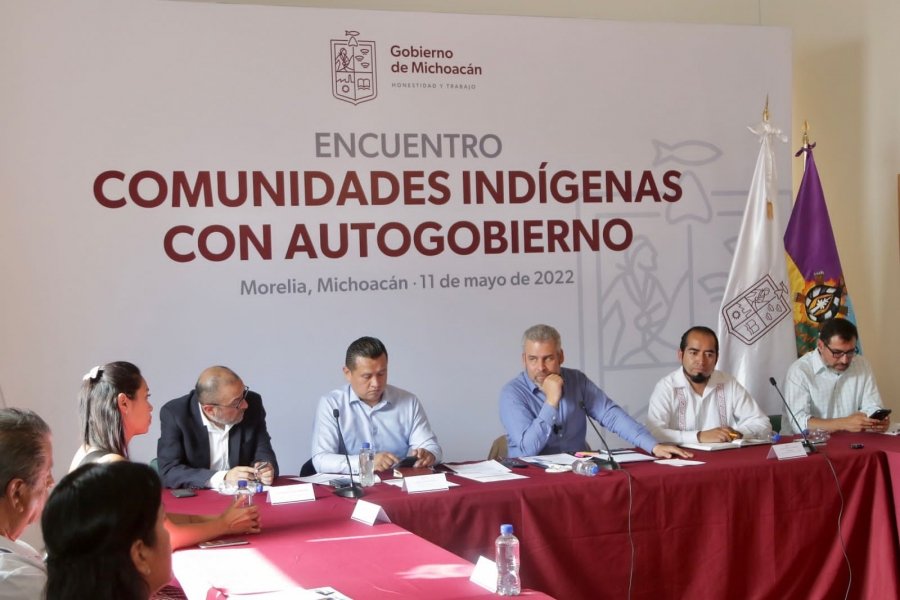 Recibe Ramírez Bedolla a nuevas autoridades indígenas de Zacán